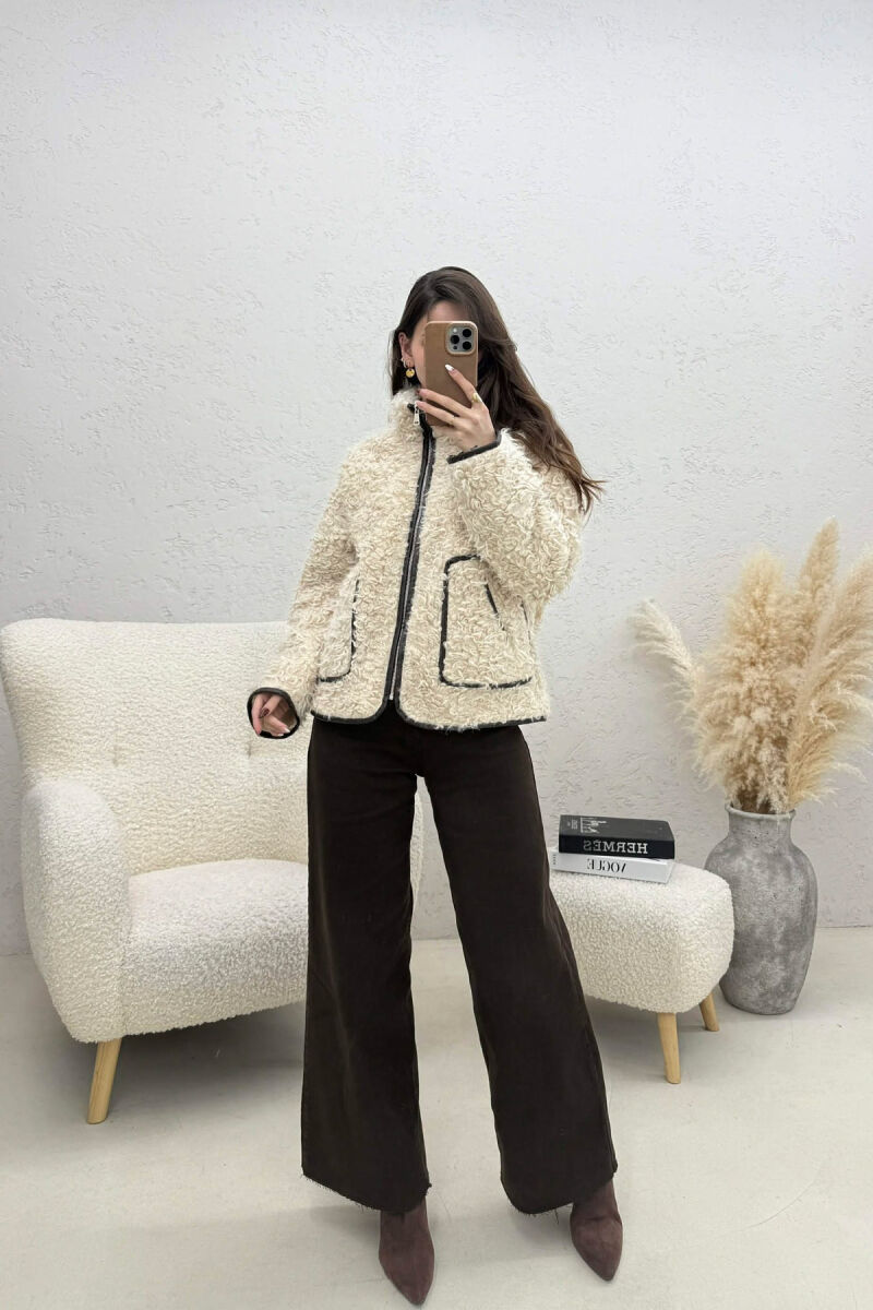 PALLTO NJE NGJYRESHE ME GEZOF DHE XHEPA NE PJESEN PARA PER FEMRA NE NGJYRE KREM - 2