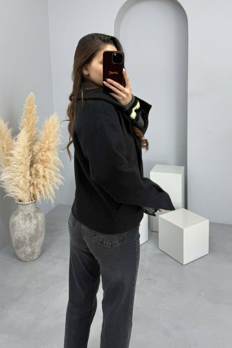 PALLTO NJE NGJYRESHE ME JAKE V DHE BUTONA PER FEMRA NE NGJYRE TE ZEZE - 4