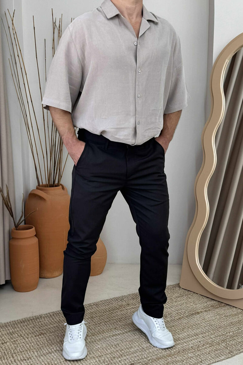 PANTALLONA KLASIKE NJË NGJYRËSHE PËR MESHKUJ NË NGJYRËN KAFE - 1