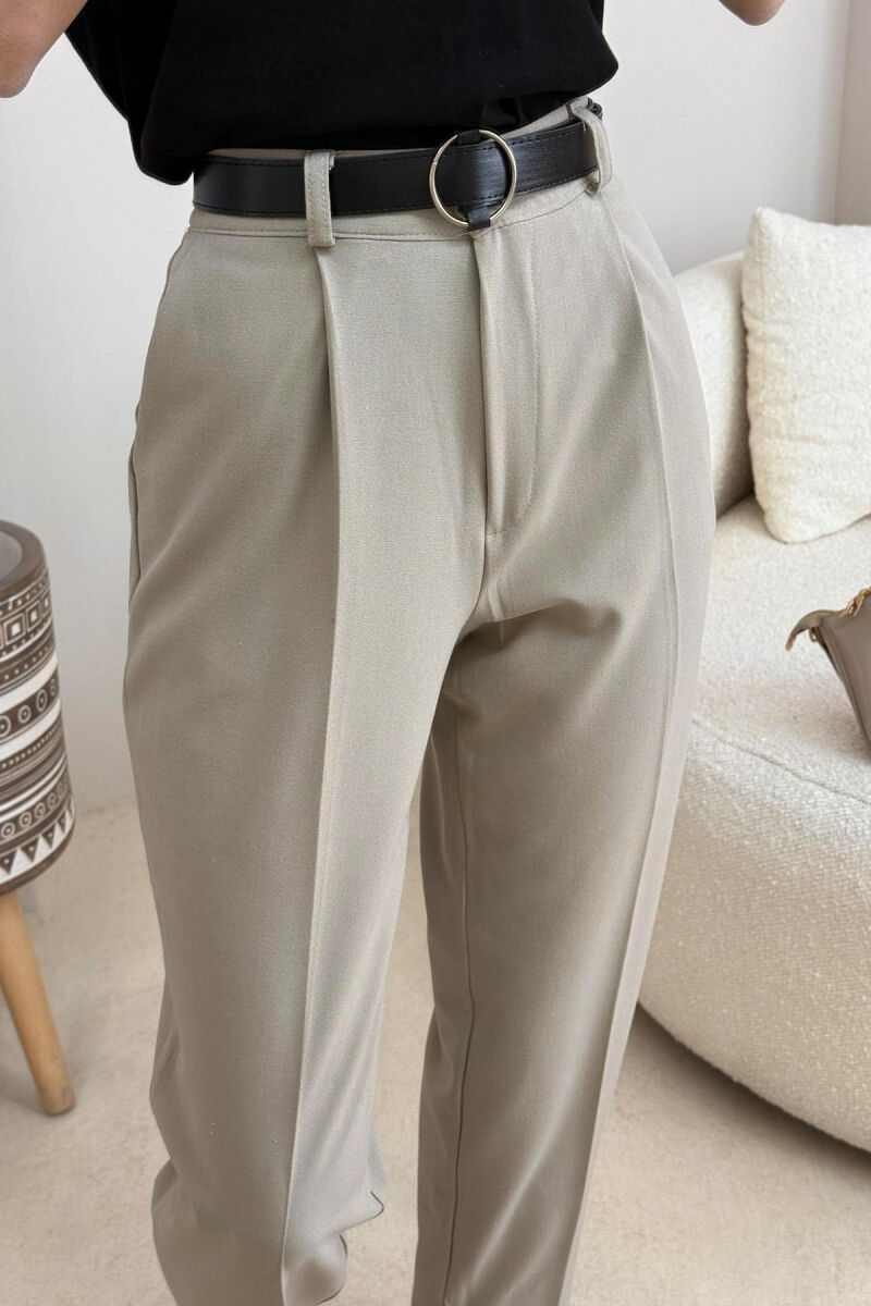 PANTALLONA ME RRIP PËR FEMRA NË NGJYRËN BEZHË - 2