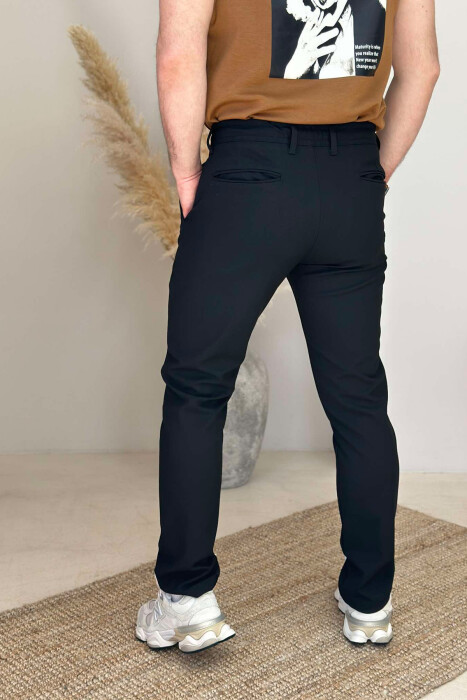 PANTALLONA NJË NGJYRËSHE ME DETAJIN E LIDHSES PËR MESHKUJ NË NGJYRËN E ZEZË - 4