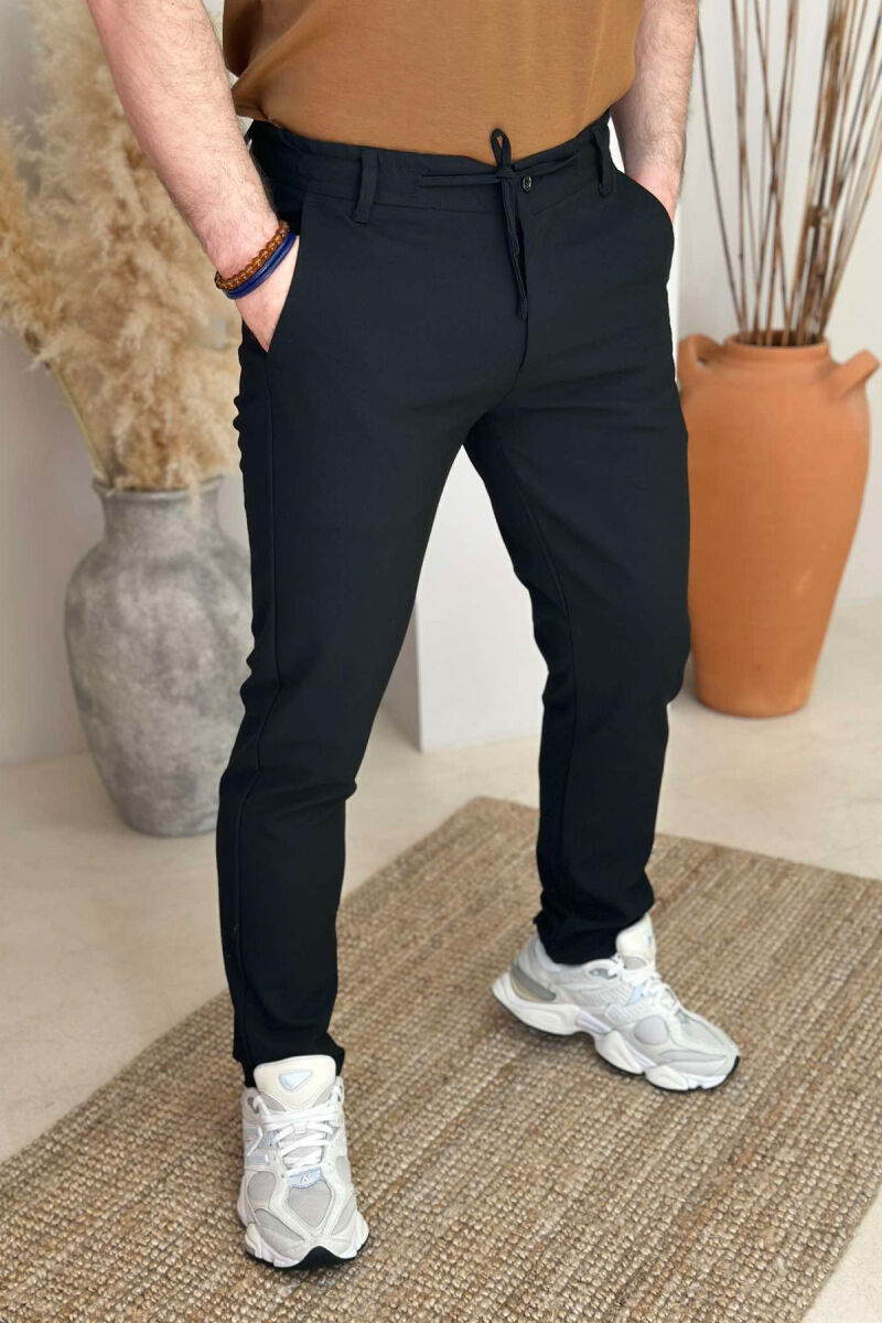 PANTALLONA NJË NGJYRËSHE ME DETAJIN E LIDHSES PËR MESHKUJ NË NGJYRËN E ZEZË - 2