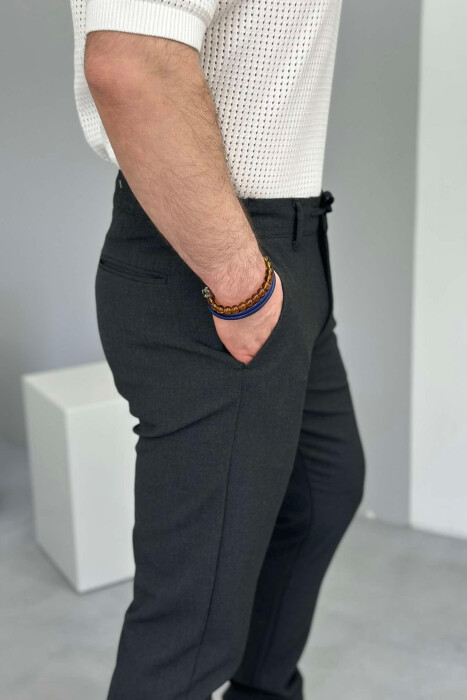 PANTALLONA NJË NGJYRËSHE ME DETAJIN E LIDHSES PËR MESHKUJ NË NGJYRËN GRI E ERRËT - 5