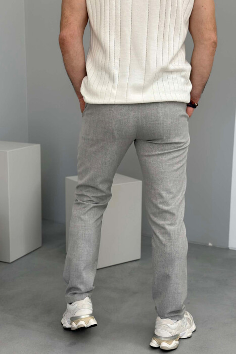 PANTALLONA NJË NGJYRËSHE ME DETAJIN E LIDHSES PËR MESHKUJ NË NGJYRËN GRI E ZBARDHUR - 4