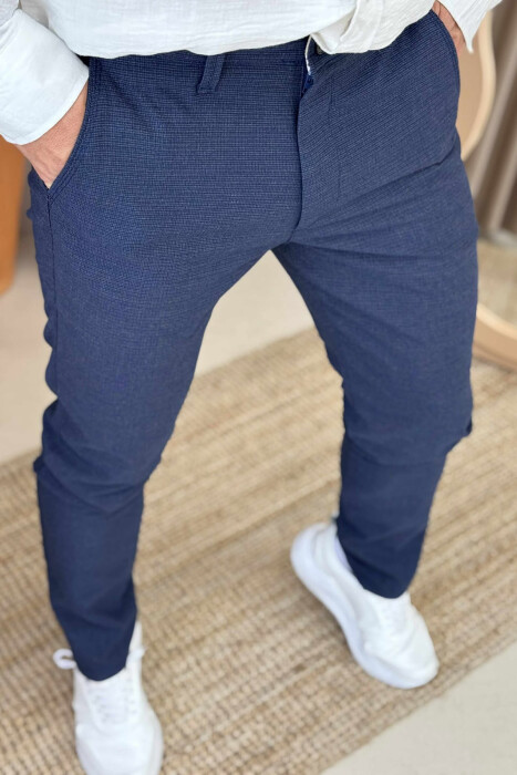 PANTALLONA NJË NGJYRËSHE ME DIZAJN TË THJESHTË PËR MESHKUJ NË NGJYRËN BLU - 4