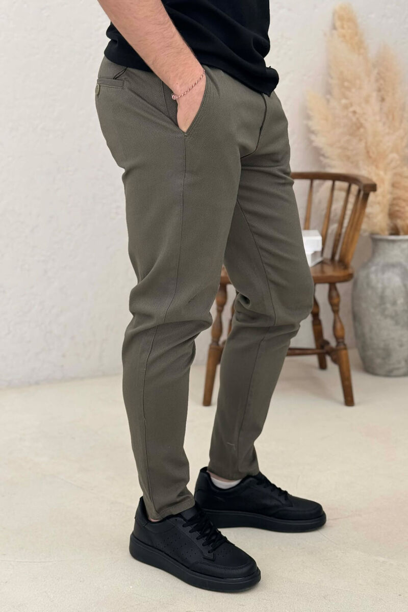 PANTALLONA NJE NGJYRESHE ME LIDHESE TEK BELI PER MESHKUJ NE NGJYRE JESHILE - 3