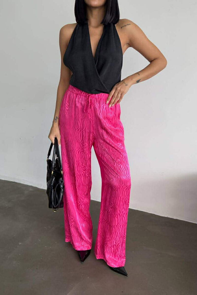 PANTALLONA TE DIZAJNUARA PER FEMRA ME LIDHESE NE BEL NGJYRE FUKSIE/CIKLAMI - 1