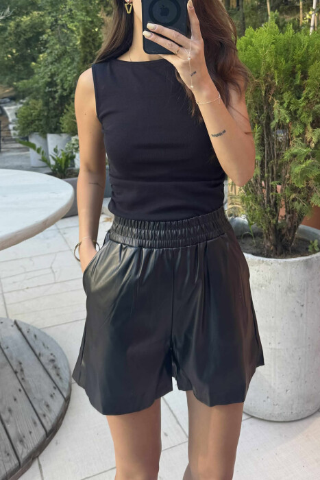 PANTALLONA TË SHKURTRA NJË NGJYRËSHE ELASTIKE NË BELI PËR FEMRA NË NGJYRËN E ZEZË - 13