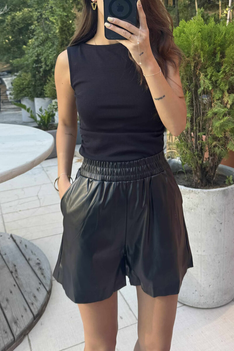 PANTALLONA TË SHKURTRA NJË NGJYRËSHE ELASTIKE NË BELI PËR FEMRA NË NGJYRËN E ZEZË - 13