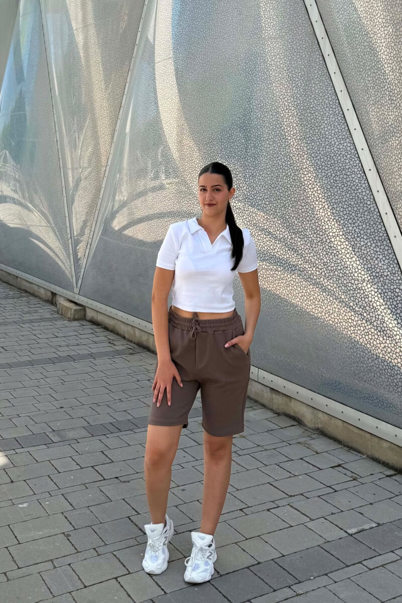 PANTALLONA TE SHKURTRA NJE NGJYRESHE ME TEKSTURE PER FEMRA NE NGJYRE KAFE - 1