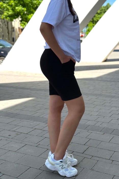 PANTALLONA TE SHKURTRA NJE NGJYRESHE ME TEKSTURE PER FEMRA NE NGJYRE TE ZEZE - 3
