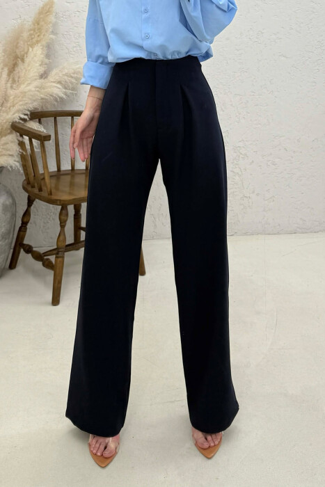 PANTALLONA TE THJESHTA NJE NGJYRESHE PER FEMRA NE NGJYRE BLU - 3