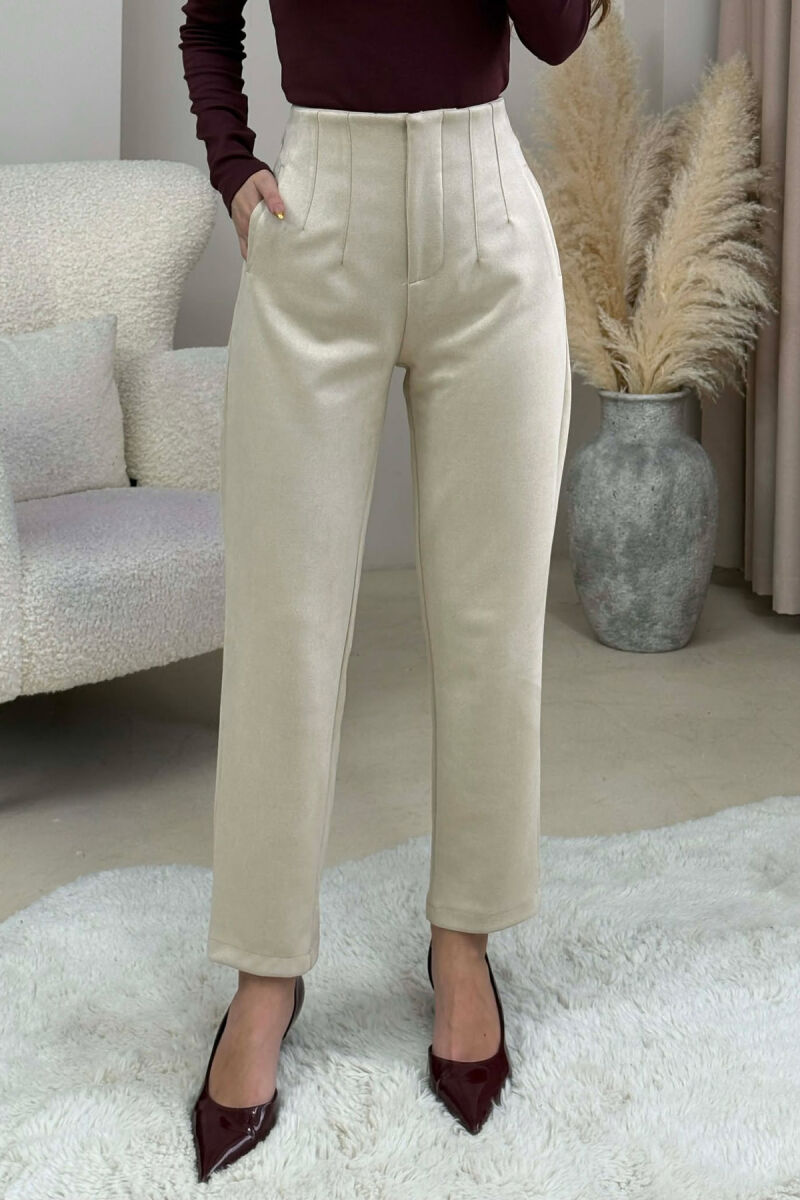 PANTALLONA TE THJESHTA NJE NGJYRESHE PER FEMRA NE NGJYRE KREM - 1