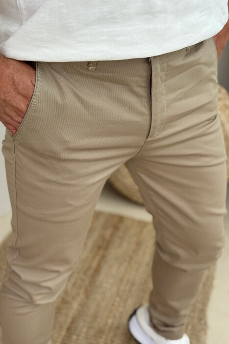 PANTALLONA NJË NGJYRËSHE TË THJESHTA PËR MESHKUJ NË NGJYRËN BEZHË - 4