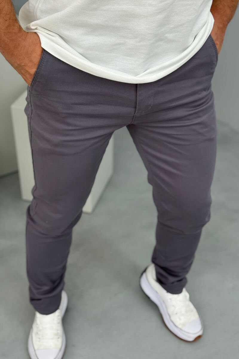 PANTALLONA NJË NGJYRËSHE TË THJESHTA PËR MESHKUJ NË NGJYRËN GRI E ERRËT - 3