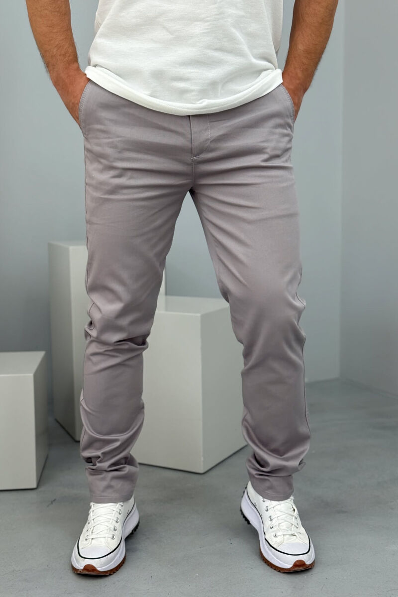 PANTALLONA NJË NGJYRËSHE TË THJESHTA PËR MESHKUJ NË NGJYRËN GRI - 2