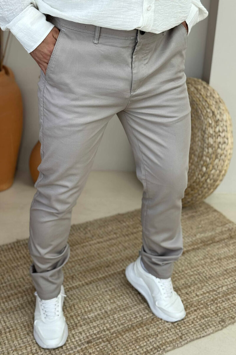 PANTALLONA NJË NGJYRËSHE TË THJESHTA PËR MESHKUJ NË NGJYRËN GRI - 4