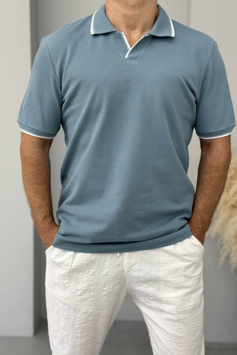 T-SHIRT NJË NGJYRËSH ME JAKË POLO PËR MESHKUJ NË NGJYRËN BLU E ZBARDHUR 