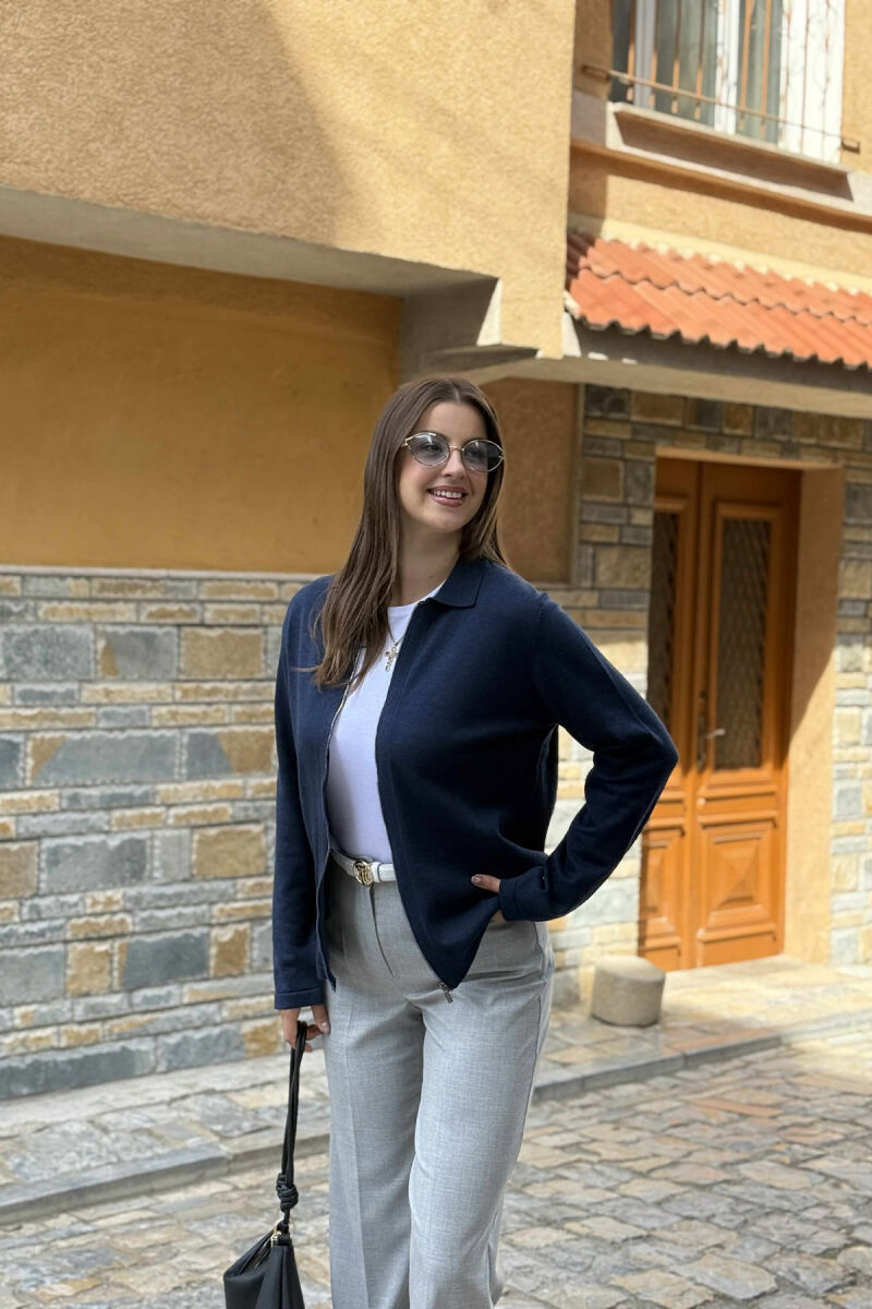 PULOVËR E THJESHTË NJË NGJYRËSHE PËR FEMRA NË NGJYRËN BLU - 4