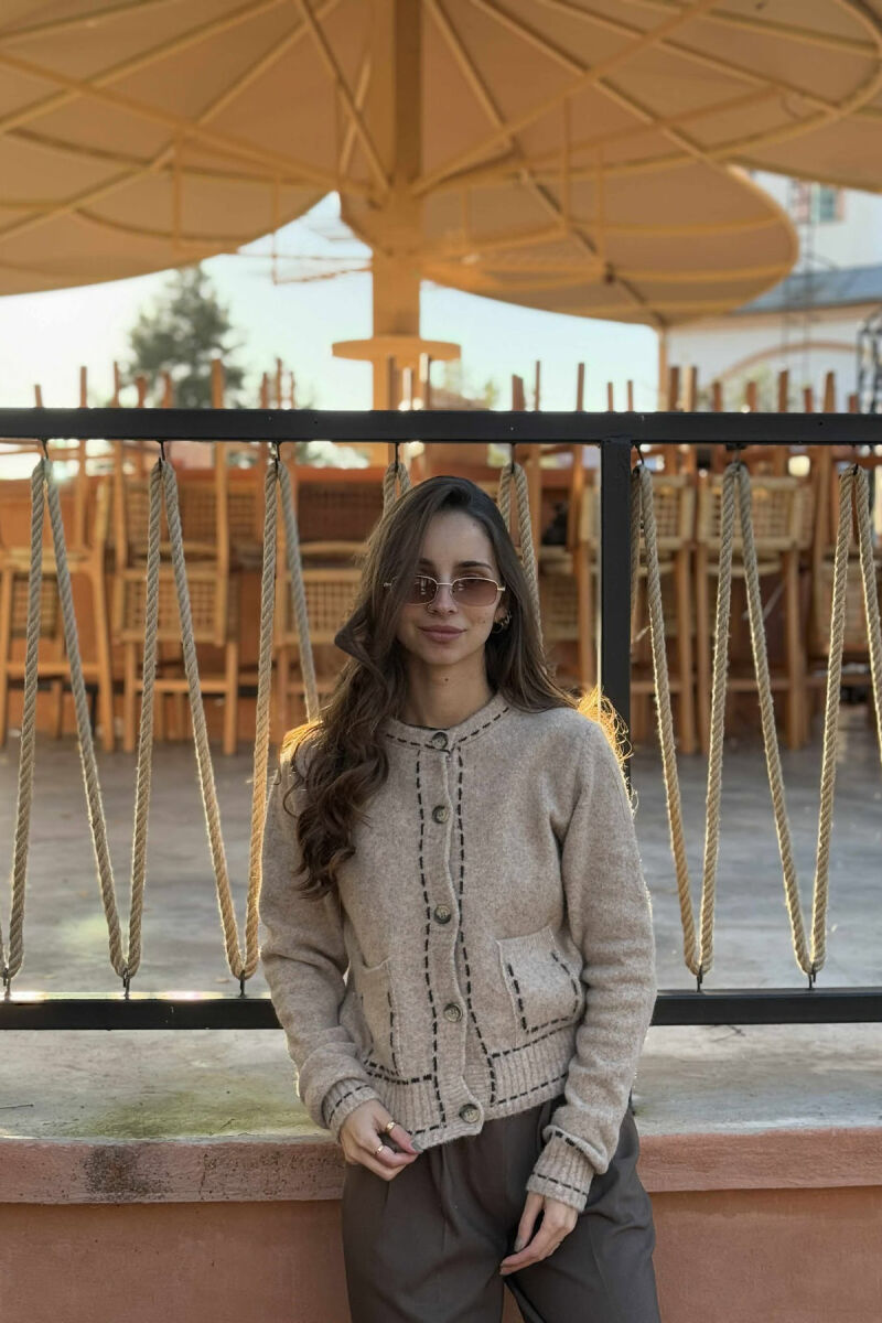 PULOVËR E THURRUR PËR FEMRA NË NGJYRË BEZHË - 2