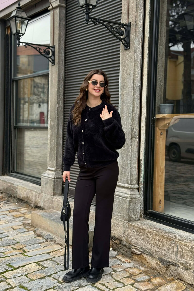 PULOVER NJE NGJYRESHE ME BUTONA PER FEMRA NE NGJYRE TE ZEZE - 4