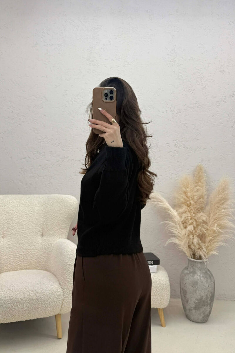 PULOVER NJE NGJYRESHE ME BUTONA PER FEMRA NE NGJYRE TE ZEZE - 3