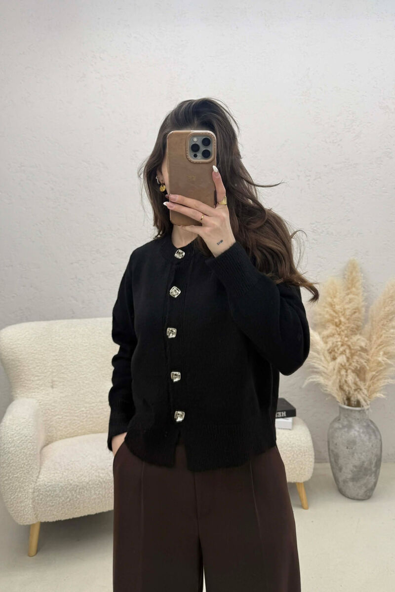 PULOVER NJE NGJYRESHE ME BUTONA PER FEMRA NE NGJYRE TE ZEZE - 4