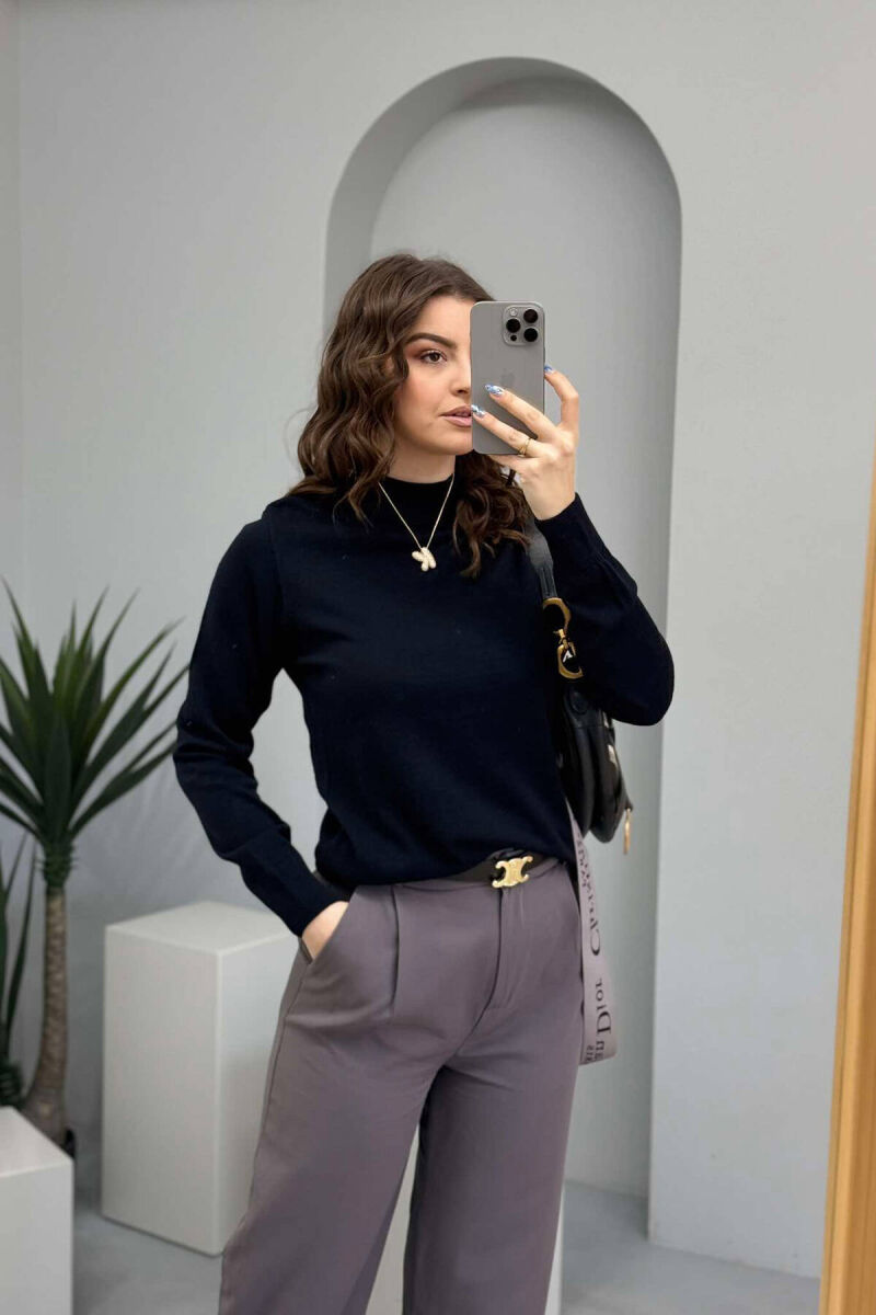 PULOVËR NJË NGJYRËSHE PËR FEMRA NË NGJYRËN BLU E ERRËT - 2