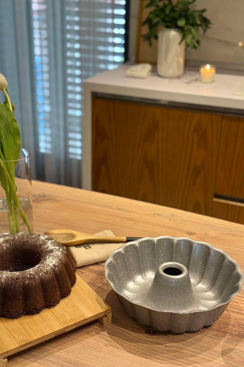 ROUND FLUTED CAKE MOULD GREY/GRI - 4