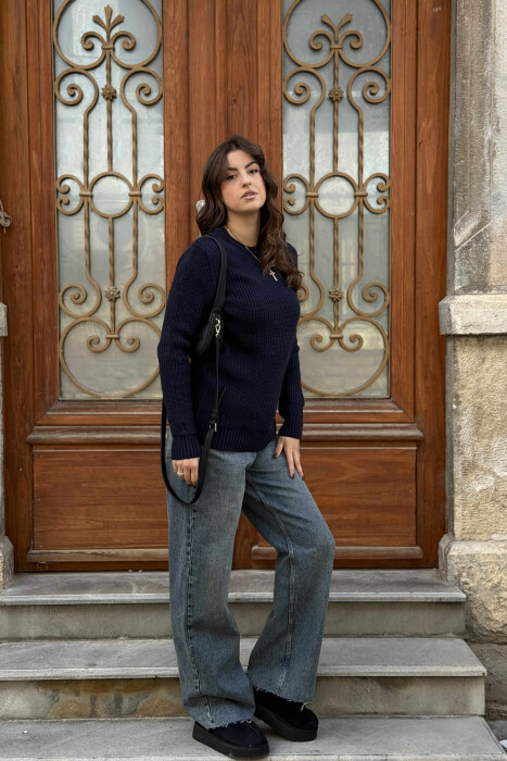 ROUND NECK KNITTED ONE COLOR WOMEN SWEATER BLUE/BLU - KLAUDIO FASHION