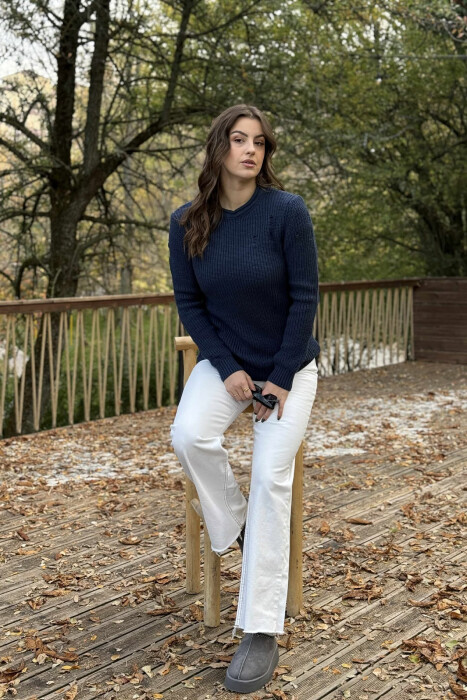 ROUND NECK KNITTED ONE COLOR WOMEN SWEATER LIGHTBLUE/BZ - KLAUDIO FASHION