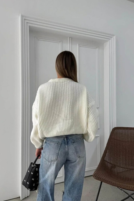 ROUND NECK SIMPLE WOMEN SWEATER WHITE-E BARDHE - 3