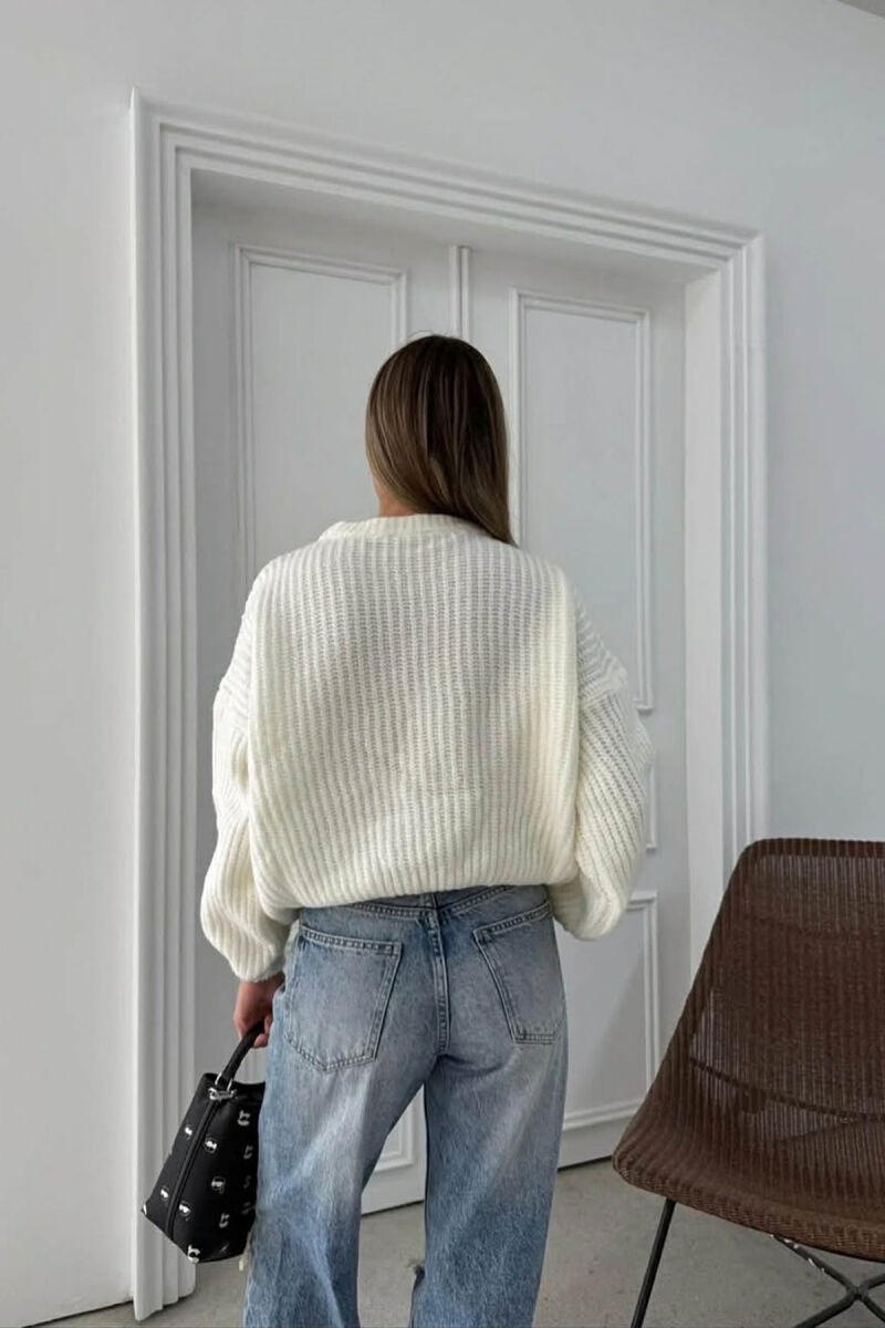 ROUND NECK SIMPLE WOMEN SWEATER WHITE-E BARDHE - 3