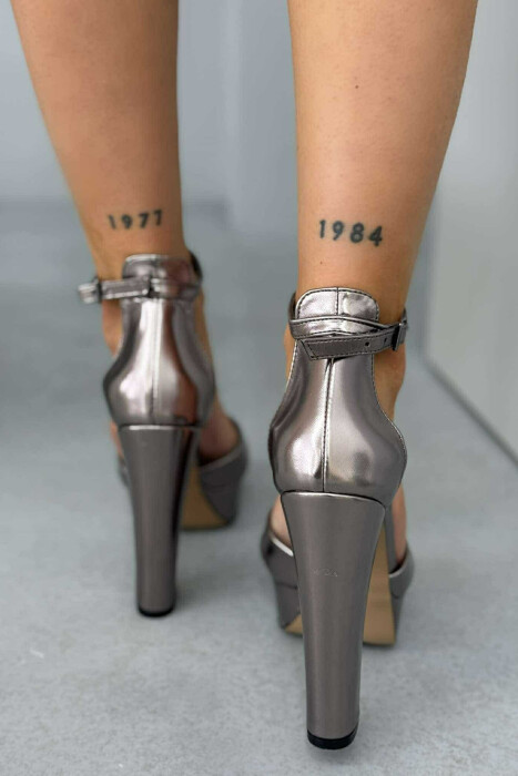 SANDALE LËKURE ME TAKË PËR FEMRA NË NGJYRËN BRONX - 6