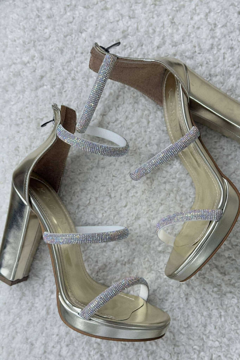 SANDALE ME TAKË ME DETAJIN E DIAMANTËVE PËR FEMRA NË NGJYRËN GOLD - 2