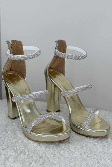 SANDALE ME TAKË ME DETAJIN E DIAMANTËVE PËR FEMRA NË NGJYRËN GOLD - 3