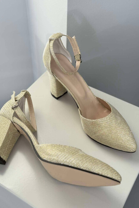 SANDALE TË SHNDRITSHME ME TAKË PËR FEMRA NË NGJYRË GOLD - 4