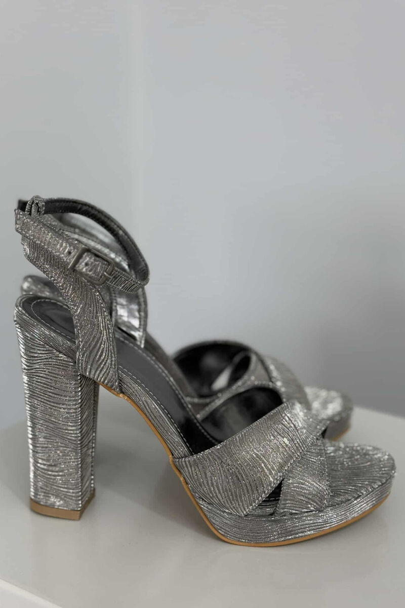 SANDALE TË SHNDRITSHME ME TAKË PËR FEMRA NË NGJYRË GRI - 4