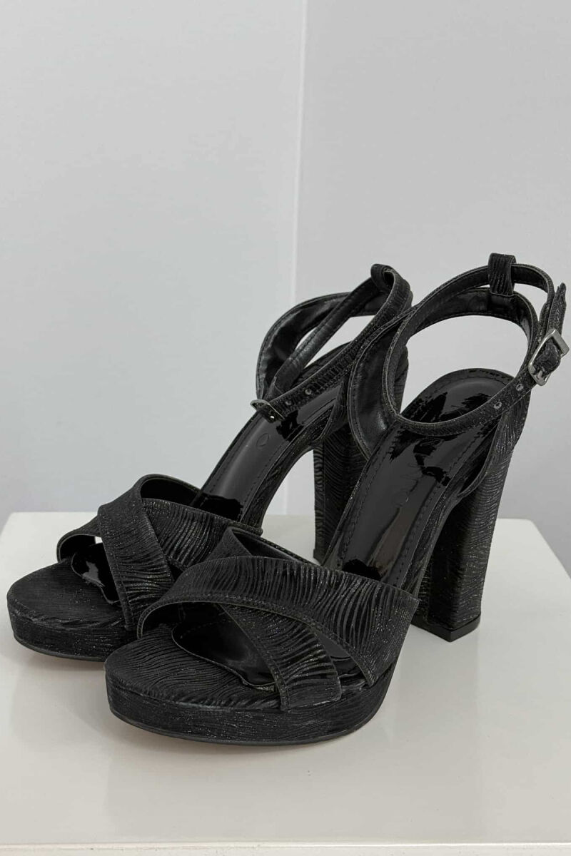 SANDALE TË SHNDRITSHME ME TAKË PËR FEMRA NË NGJYRË TË ZEZË - 1