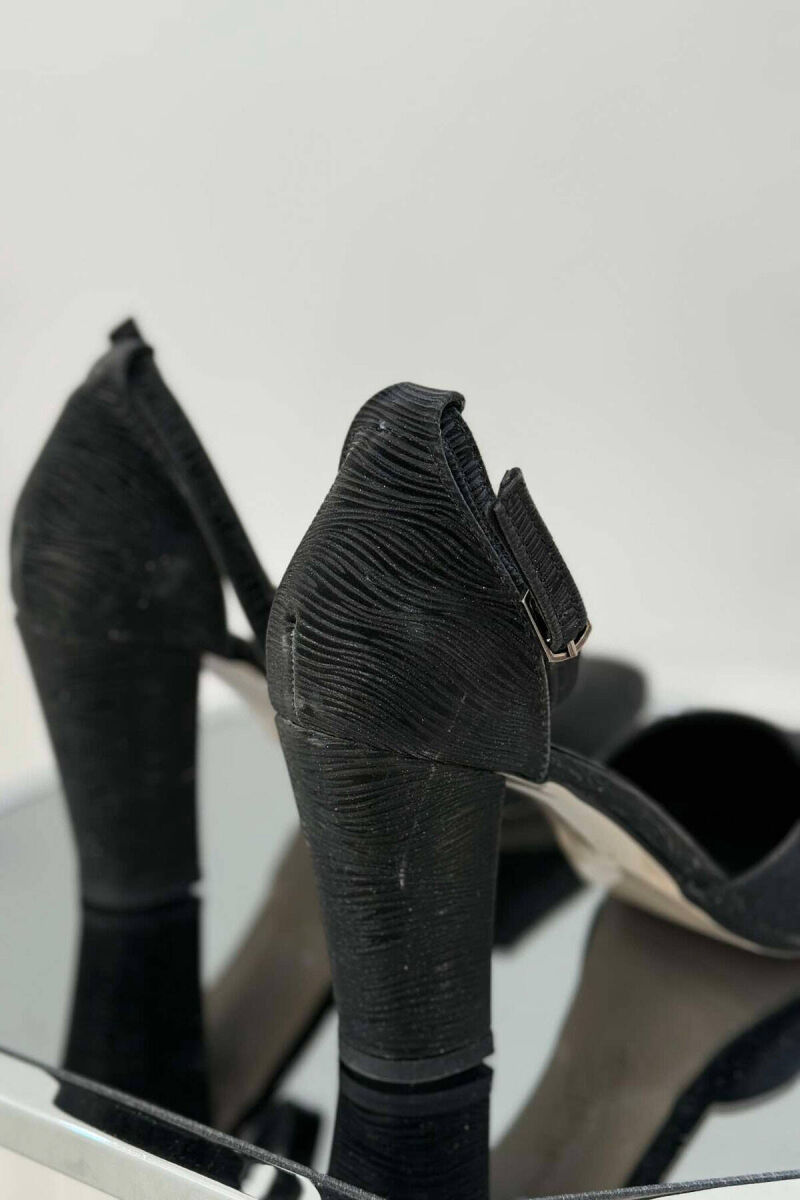 SANDALE TË SHNDRITSHME ME TAKË PËR FEMRA NË NGJYRË TË ZEZË - 2