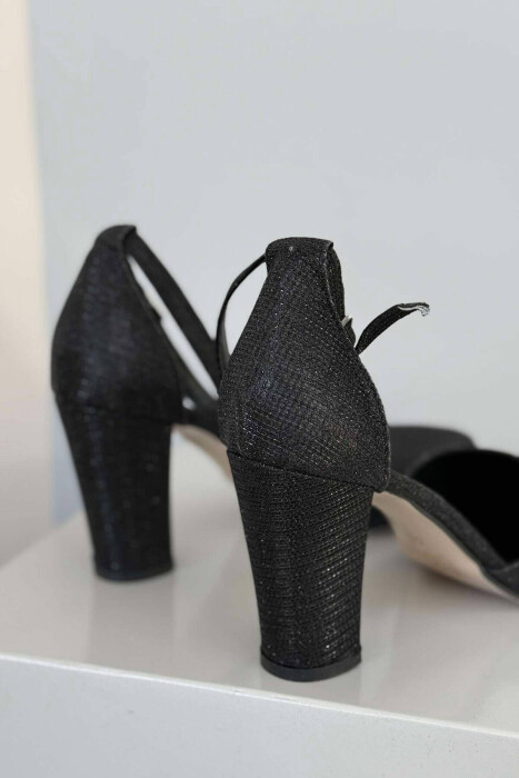 SANDALE TË SHNDRITSHME ME TAKË PËR FEMRA NË NGJYRË TË ZEZË - 2