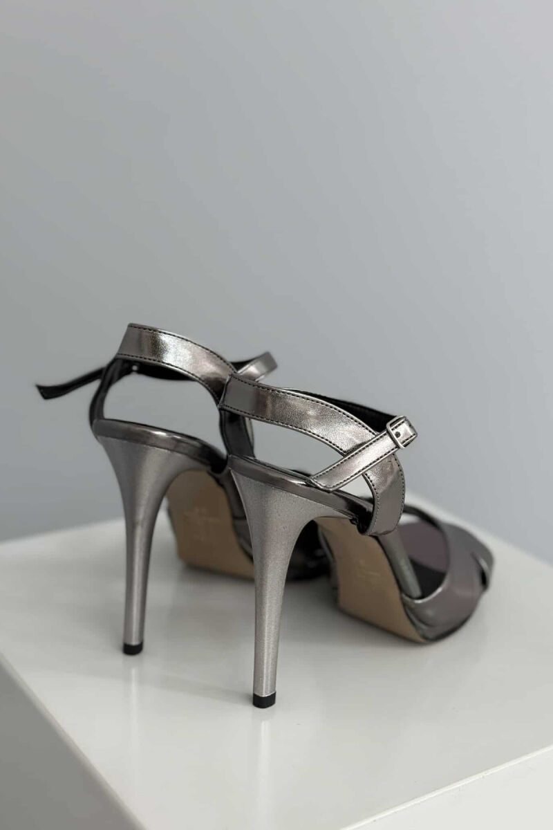 SANDALE TË THJESHTA ME TAKË PËR FEMRA NË NGJYRË BRONX - 2