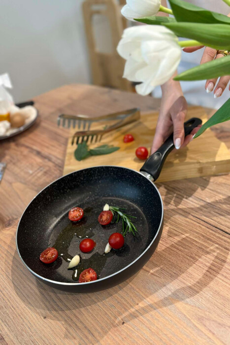 SAUTE FRY PAN WITH GLASS LID 24 CM BLACK/ E ZEZE - 2