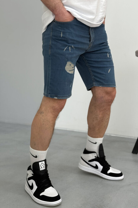 XHINSE TË SHKURTRA ME GËRVISHTJE PËR MESHKUJ NË NGJYRËN BLU E ZBARDHUR - 