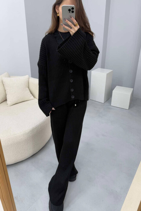 SET I THJESHTË PËR FEMRA NË NGJYRËN E ZEZË - 2