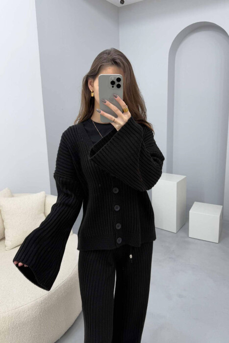 SET I THJESHTË PËR FEMRA NË NGJYRËN E ZEZË - 6