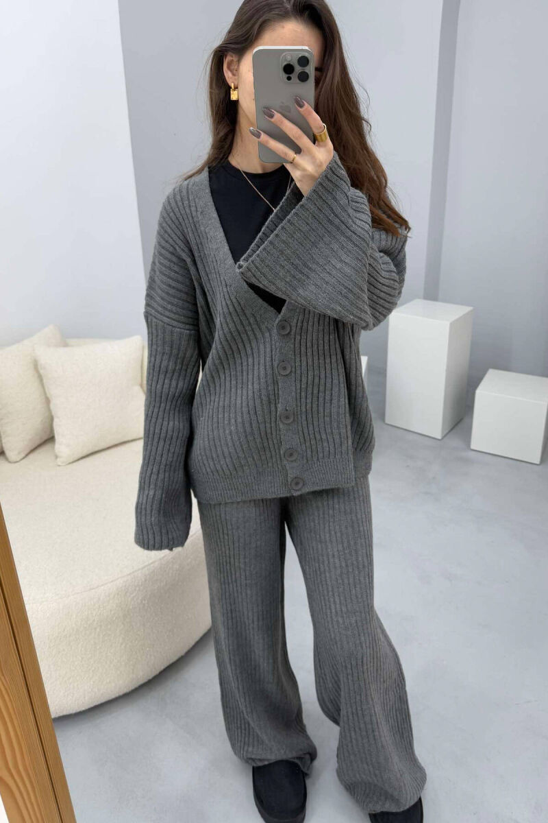 SET I THJESHTË PËR FEMRA NË NGJYRËN GRI - 4