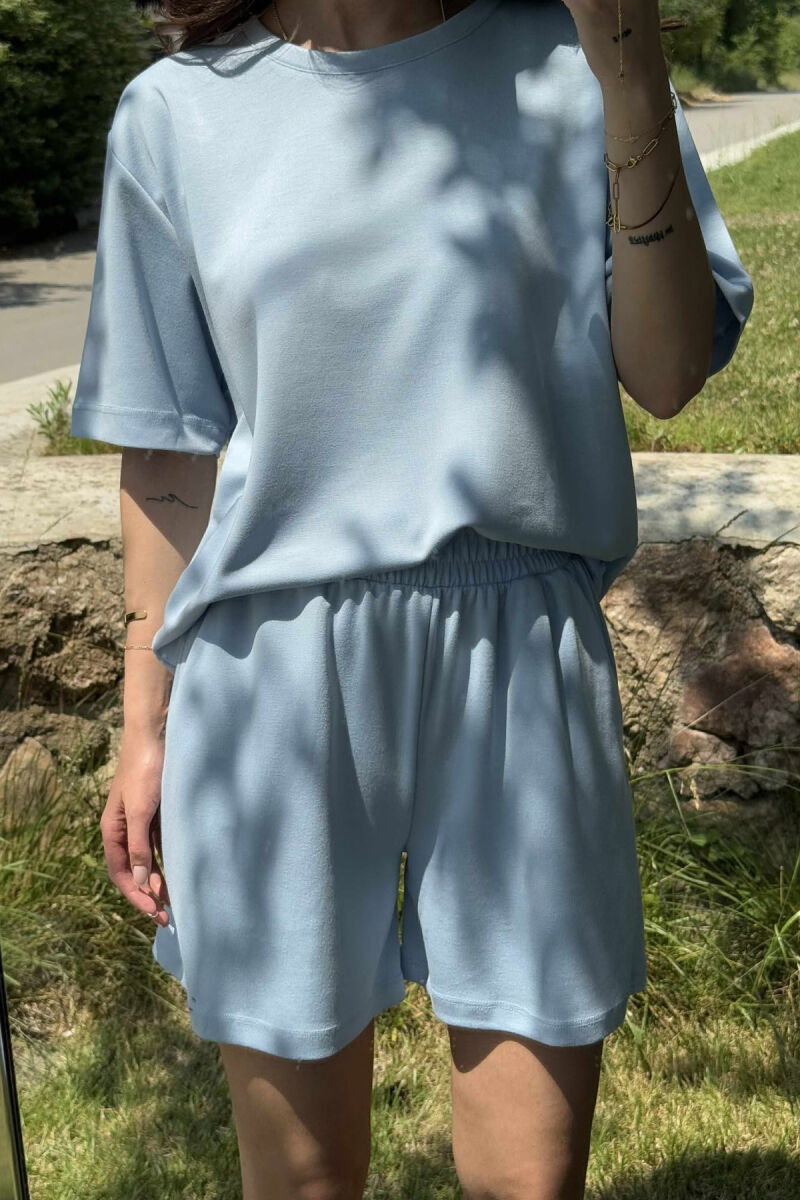 SET I THJESHTË T-SHIRT+PANTALLONA TË SHKURTRA PËR FEMRA NË NGJYRËN BLU E ZBARDHUR - 7