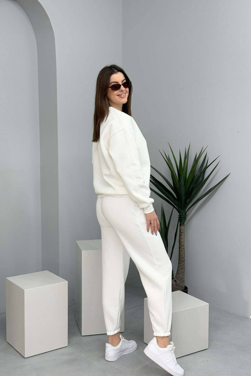 SET ME PUSH PËR FEMRA NË NGJYRËN E BARDHË - 5