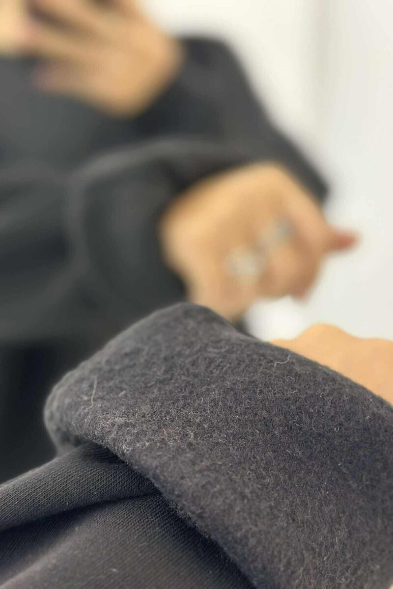 SET ME PUSH PËR FEMRA NË NGJYRËN E ZEZË - 5